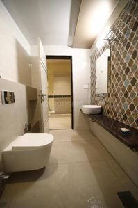 Bathroom Image of 550 Sq.ft 1 BHK Apartment / Flat for sale in Malad West Mumbai for Rs. 7000000