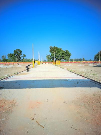 Nirala Nagar Main Image 1