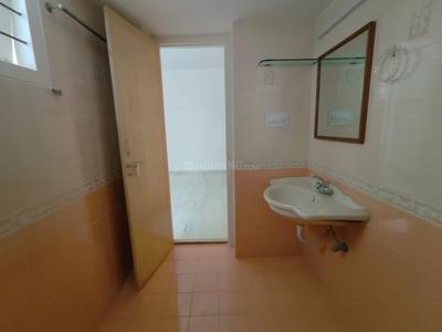 Bathroom Image of 3150 Sq.ft 4 BHK Independent House for sale in Gurukul Ahmedabad for Rs. 32500000