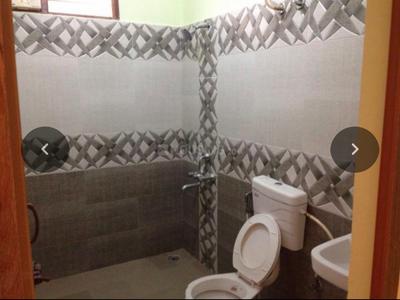 Bathroom Image of 1000 Sq.ft 1 BHK Independent House for rent in Varanasi Bengaluru for Rs. 18000