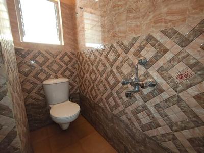 Bathroom Image of 1100 Sq.ft 3 BHK Apartment / Flat for sale in Haltu Kolkata for Rs. 6500000