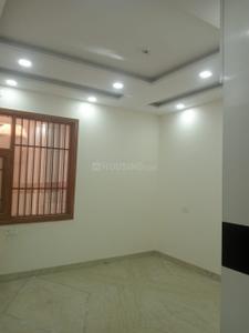 Bedroom Image of 950 Sq.ft 3 BHK Builder Floor for sale in Shalimar Bagh New Delhi for Rs. 16000000