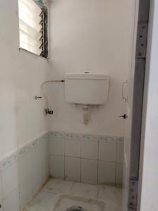 Common Bathroom Two Image of 405 Sq.ft 1 BHK Apartment / Flat for rent in Saptarshi CHS, Kandivali West Mumbai for Rs. 25000