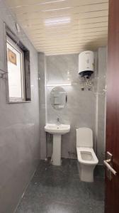 Bathroom Image of 900 Sq.ft 1 BHK Builder Floor for rent in Sector 40 Gurgaon for Rs. 32000