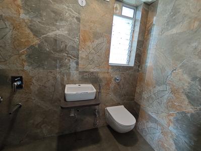 Bathroom Image of 775 Sq.ft 2 BHK Apartment / Flat for sale in Vile Parle West Mumbai for Rs. 28000000