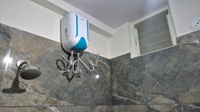 Bathroom Image of 400 Sq.ft 1 BHK Builder Floor for rent in Mahalakshmi Nagar Indore for Rs. 18000