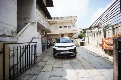 Parking Area Image of 3744 Sq.ft 4 BHK Independent House for sale in Naranpura Ahmedabad for Rs. 23500000