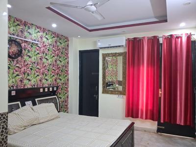 Bedroom Image of 2157 Sq.ft 4 BHK Builder Floor for sale in Karol Bagh New Delhi for Rs. 32000000