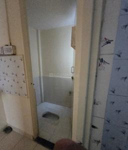 Bathroom Image of 1000 Sq.ft 2 BHK Apartment / Flat for rent in Karve Nagar Pune for Rs. 40000