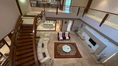 6 BHK Flat