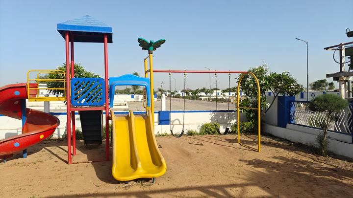 Hanuman vatika Main Image 1