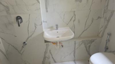 Bathroom Image of 518 Sq.ft 1 BHK Apartment / Flat for rent in Swastik Platinum, Vikhroli East Mumbai for Rs. 40000