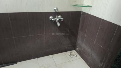 Bathroom Image of 610 Sq.ft 1 BHK Apartment / Flat for rent in Mantra Majestica, Hadapsar Pune for Rs. 17000
