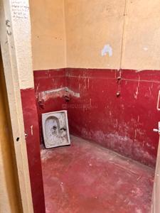 Bathroom Image of 1050 Sq.ft 2 BHK Independent House for rent in Koti Hyderabad for Rs. 20000