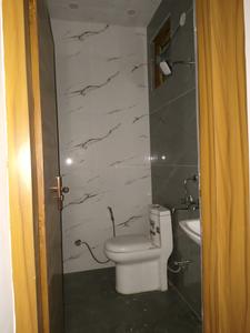 Common Bathroom Image of 1450 Sq.ft 3 BHK Builder Floor for sale in Indirapuram Ghaziabad for Rs. 11000000