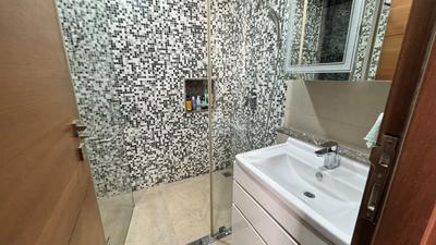 Bathroom Image of 1891 Sq.ft 3 BHK Apartment / Flat for rent in Appaswamy Clover By The River, Kotturpuram Chennai for Rs. 245000