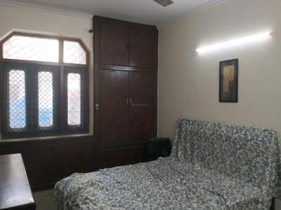 Bedroom Image of 1250 Sq.ft 2 BHK Builder Floor for rent in Vikaspuri New Delhi for Rs. 30000
