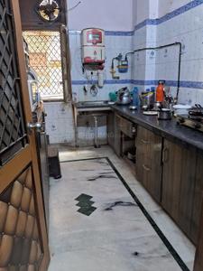 Kitchen Image of 1350 Sq.ft 3 BHK Builder Floor for sale in Laxmi Nagar New Delhi for Rs. 8500000