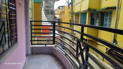 Balcony Image of 1250 Sq.ft 3 BHK Apartment / Flat for rent in Keshtopur Kolkata for Rs. 18500