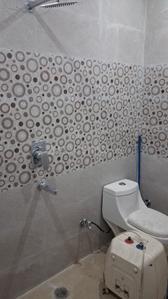 Bathroom Image of 350 Sq.ft 1 RK Studio for rent in Sarita Vihar New Delhi for Rs. 25250