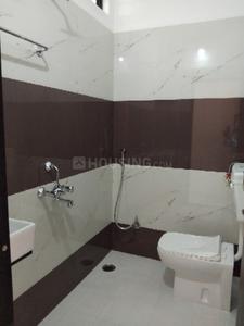 Bathroom Image of 750 Sq.ft 1 BHK Builder Floor for rent in Tilak Nagar Indore for Rs. 14000
