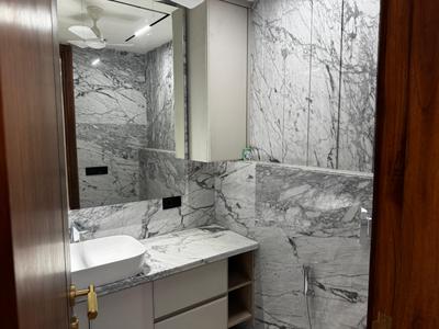 Bathroom Image of 2800 Sq.ft 4 BHK Duplex for rent in Gulmohar Park New Delhi for Rs. 475000