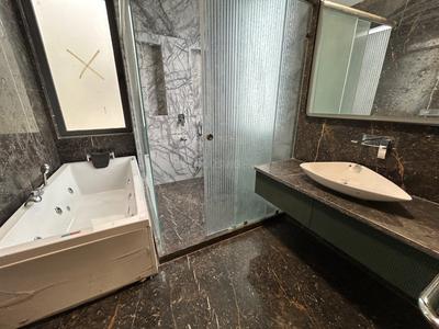 Bathroom Image of 11250 Sq.ft 6 BHK Farm House for sale in DLF Farms New Delhi for Rs. 200000000
