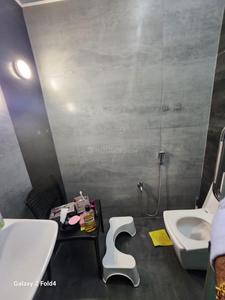 Bathroom Image of 1800 Sq.ft 4 BHK Independent House for rent in Koregaon Park Pune for Rs. 125000