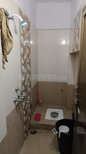 Bathroom Image of 880 Sq.ft 1 BHK Builder Floor for rent in Alambagh Lucknow for Rs. 12000