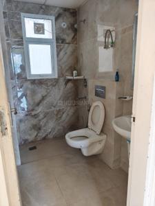 Bathroom Image of 1550 Sq.ft 3 BHK Apartment / Flat for rent in Omaxe The Palace, Gomti Nagar Lucknow for Rs. 34000