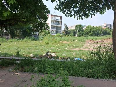 Image of 300 Sq.ft Residential Plot / Land for sale in Sector 46, Noida for Rs. 88000000
