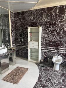 Bathroom Image of 5800 Sq.ft 6 BHK Independent House for sale in New Friends Colony New Delhi for Rs. 250000000