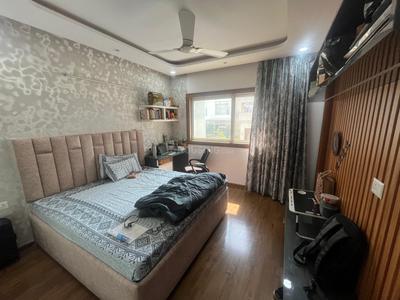Bedroom Image of 2600 Sq.ft 4 BHK Apartment / Flat for rent in Experion Capital, Gomti Nagar Lucknow for Rs. 110000