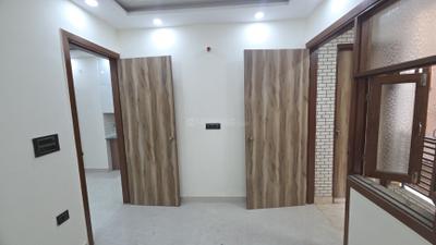 Bedroom Image of 675 Sq.ft 3 BHK Builder Floor for sale in Laxmi Nagar New Delhi for Rs. 6800000