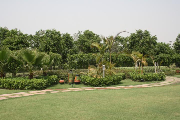 The Palatial Farms Main Image 1