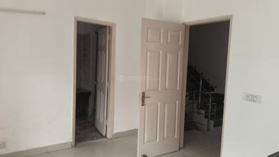 Bedroom Image of 2452 Sq.ft 4 BHK Villa for rent in Paramount Golfforeste Villas, Surajpur Greater Noida for Rs. 28000