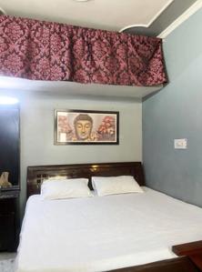 Bedroom Image of 350 Sq.ft 1 BHK Apartment / Flat for sale in Ashok Vihar New Delhi for Rs. 3800000