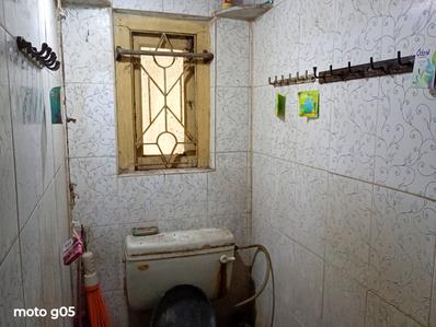Bathroom Image of 1000 Sq.ft 3 BHK Apartment / Flat for sale in South Dum Dum Kolkata for Rs. 8000000