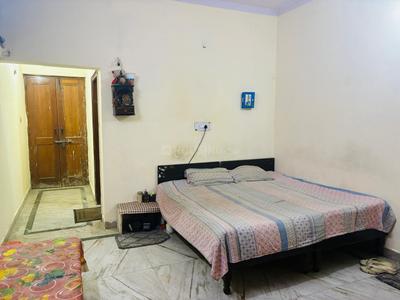 Bedroom Image of 320 Sq.ft 1 RK Independent House for rent in Sector 27 Noida for Rs. 19500