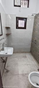 Bathroom Image of 4500 Sq.ft 4 BHK Builder Floor for rent in Palm Ardee City 4, Sector 52 Gurgaon for Rs. 42000