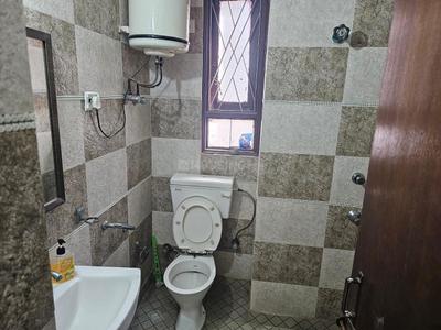 Bathroom Image of 1550 Sq.ft 3 BHK Apartment / Flat for sale in Supreme Enclave, Mayur Vihar Phase 1 New Delhi for Rs. 27500000