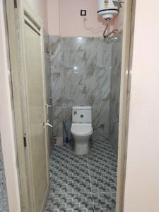 Bathroom Image of 420 Sq.ft 1 BHK Independent House for rent in Scheme 78 Indore for Rs. 11500