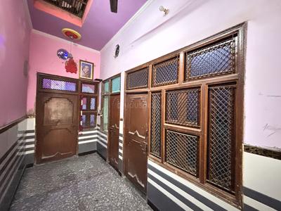 Balcony Image of 580 Sq.ft 2 BHK Independent House for rent in Karawal Nagar New Delhi for Rs. 8000