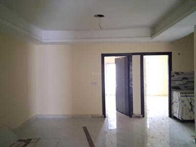 Living Room Image of 1700 Sq.ft 4 BHK Apartment / Flat for sale in Sector 74 Noida for Rs. 7500000