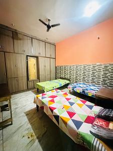 Bedroom Image of Laxmi boys pg  in Ansal Golf Links 1, Greater Noida