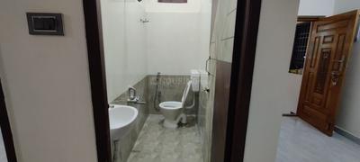 Bathroom Image of 800 Sq.ft 1 BHK Independent House for rent in Vyasarpadi Chennai for Rs. 12000
