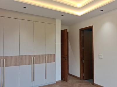 Bedroom Image of 1800 Sq.ft 3 BHK Builder Floor for sale in Paschim Vihar New Delhi for Rs. 40000000