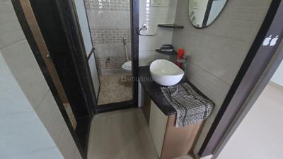 Bathroom Image of 550 Sq.ft 1 BHK Apartment / Flat for rent in Chembur Mumbai for Rs. 42000