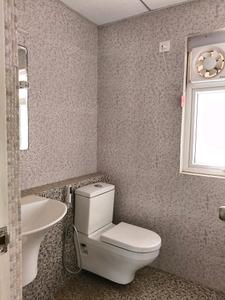 Common Bathroom Image of 1280 Sq.ft 2.5 BHK Apartment / Flat for sale in Shree Vardhman Victoria, Sector 70 Gurgaon for Rs. 17500000