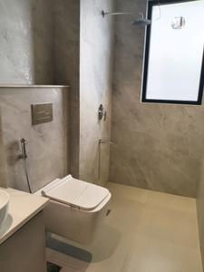 Common Bathroom One Image of 2000 Sq.ft 3 BHK Builder Floor for rent in Vipul World, Sector 48 Gurgaon for Rs. 55000